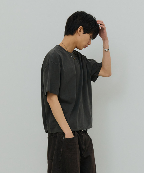 DESIRED(デシレッド)の「ピグメントクロップ半袖Tシャツ-FBSK5803D09(Tシャツ/カットソー・メンズ・ダークグレー・MEDIUM/LARGE/X-LARGE)」の3枚目の写真