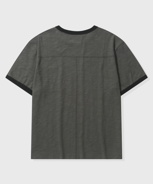 KIIMUIR（キミュア）の「[クロップ] リンガークロップ半袖Tシャツ_チャコール（Tシャツ/カットソー・メンズ・チャコール・MEDIUM/LARGE/X-LARGE）」の3枚目の写真