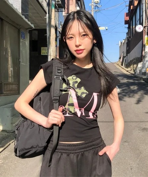 MUCENT(ムセント)の「MUCENT/カモクロスラグランTシャツ(Tシャツ/カットソー・レディース・ブラック×ピンク/ブラック×カーキ/ホワイト・FREE)」の7枚目の写真
