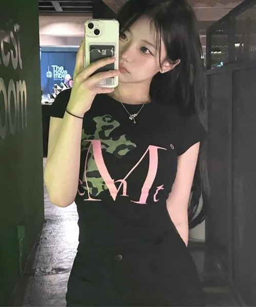 MUCENT(ムセント)の「MUCENT/カモクロスラグランTシャツ(Tシャツ/カットソー・レディース・ブラック×ピンク/ブラック×カーキ/ホワイト・FREE)」の8枚目の写真