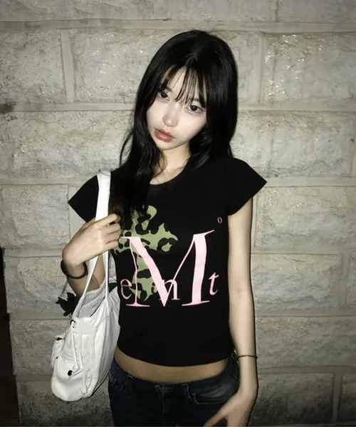 MUCENT(ムセント)の「MUCENT/カモクロスラグランTシャツ(Tシャツ/カットソー・レディース・ブラック×ピンク/ブラック×カーキ/ホワイト・FREE)」の9枚目の写真