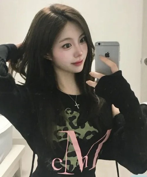 MUCENT(ムセント)の「MUCENT/カモクロスラグランTシャツ(Tシャツ/カットソー・レディース・ブラック×ピンク/ブラック×カーキ/ホワイト・FREE)」の12枚目の写真