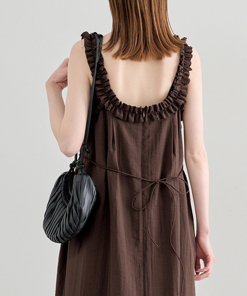 U by SPICK&SPAN(ユーバイスピックアンドスパン)の「Atelier Edition/アトリエ エディション SHIRRING SHOULDER DRESS(ワンピース・レディース・ブラウン・SMALL)」の17枚目の写真