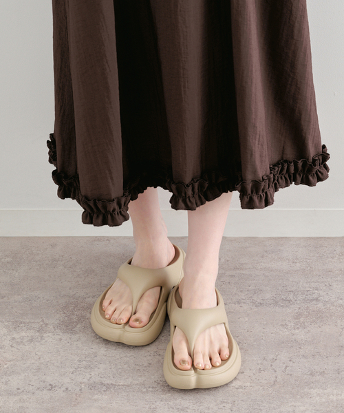 U by SPICK&SPAN(ユーバイスピックアンドスパン)の「Atelier Edition/アトリエ エディション SHIRRING SHOULDER DRESS(ワンピース・レディース・ブラウン・SMALL)」の14枚目の写真