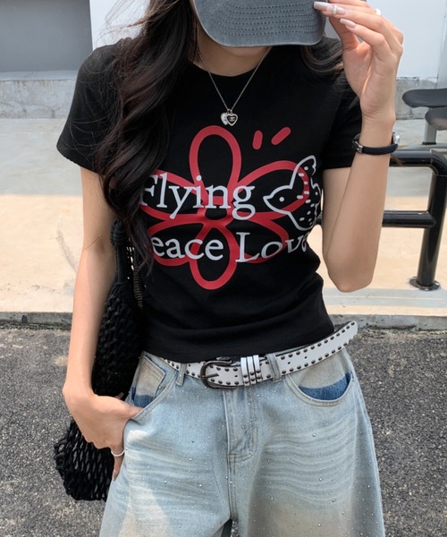 Achic(アシック)の「カワイイ花柄半袖(Tシャツ/カットソー・レディース・ホワイト/ブラック・M)」の1枚目の写真