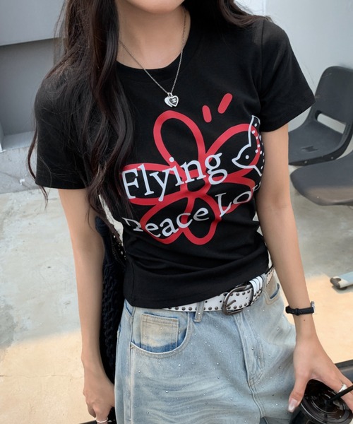 Achic(アシック)の「カワイイ花柄半袖(Tシャツ/カットソー・レディース・ホワイト/ブラック・M)」の3枚目の写真
