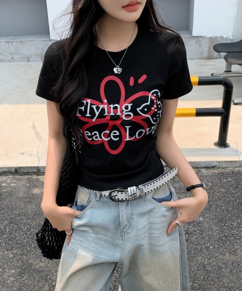 Achic(アシック)の「カワイイ花柄半袖(Tシャツ/カットソー・レディース・ホワイト/ブラック・M)」の5枚目の写真