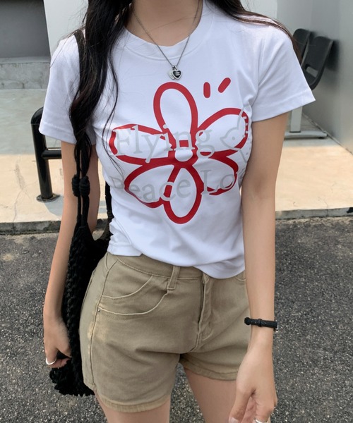 Achic(アシック)の「カワイイ花柄半袖(Tシャツ/カットソー・レディース・ホワイト/ブラック・M)」の6枚目の写真