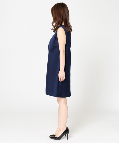 LIMITLESS LUXURY（リミットレスラグジュアリー）の「OVER TUCK DRESS◆（ワンピース・レディース・ベージュ/ネイビー/ブラック・38/36）」の18枚目の写真