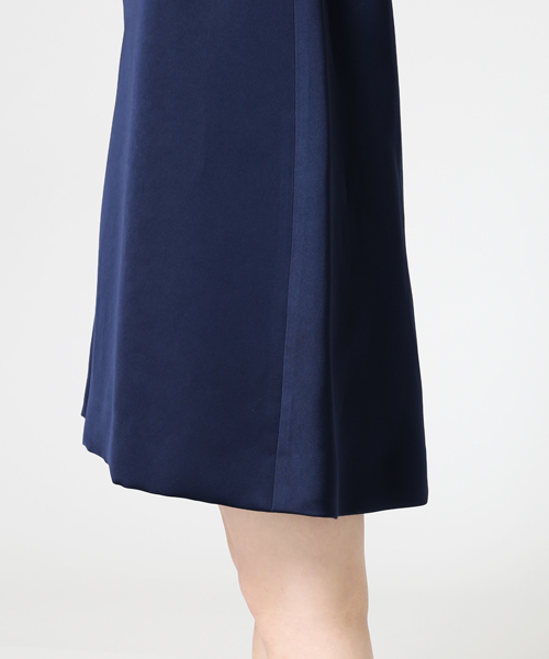 LIMITLESS LUXURY（リミットレスラグジュアリー）の「OVER TUCK DRESS◆（ワンピース・レディース・ベージュ/ネイビー/ブラック・38/36）」の13枚目の写真