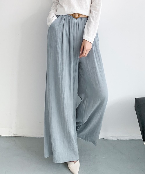 LOWO(ロワ)の「【M~Lサイズ展開】ベルト付きギャザーワイドパンツ(その他パンツ・レディース・ネイビー/イエロー/カーキ/オフホワイト/ブルー・M/L)」の4枚目の写真