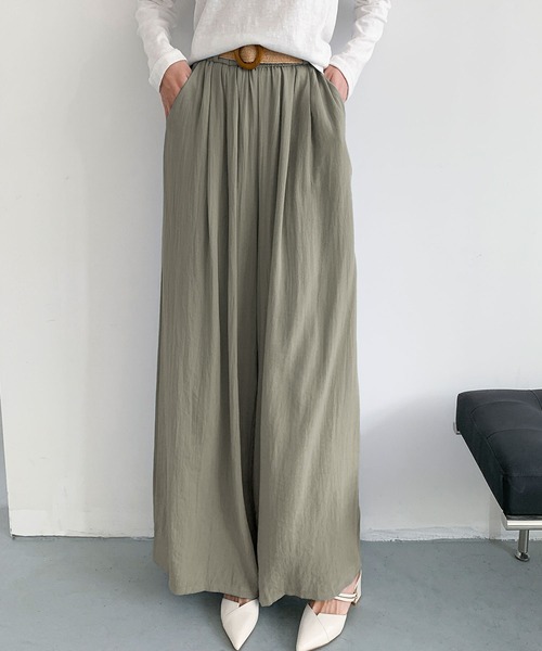 LOWO(ロワ)の「【M~Lサイズ展開】ベルト付きギャザーワイドパンツ(その他パンツ・レディース・ネイビー/イエロー/カーキ/オフホワイト/ブルー・M/L)」の15枚目の写真