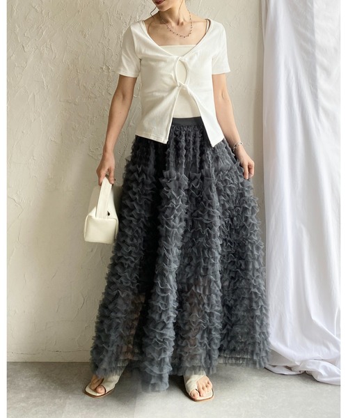 She's Closet(シーズクローゼット)の「Aラインフレアロング丈 フリル ボリューム チュール ティアードスカート(スカート・レディース・ブラック/オフホワイト/グレー・FREE)」の4枚目の写真
