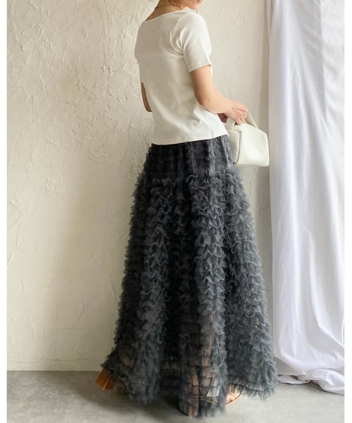She's Closet(シーズクローゼット)の「Aラインフレアロング丈 フリル ボリューム チュール ティアードスカート(スカート・レディース・ブラック/オフホワイト/グレー・FREE)」の5枚目の写真