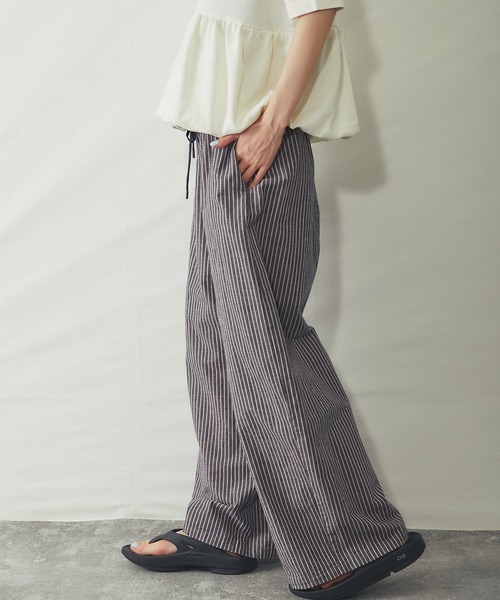 ANOTHER S(アナザーエス)の「リラクシー綿麻 ストライプワイドパンツ(その他パンツ・レディース・ブラック/ライトベージュ/ネイビー・FREE)」の10枚目の写真