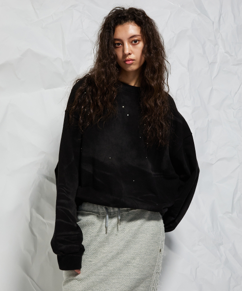 ULKIN(ウルキン)の「ブリーチビーズスウェットシャツ_ブラック(スウェット・レディース・ブラック・MEDIUM/X-LARGE)」の1枚目の写真
