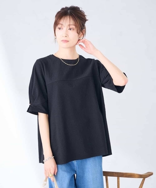 a.v.v（アーヴェヴェ）の「袖口デザインサッカーカットソー（Tシャツ/カットソー・レディース・アイボリー/ブラック/ダークインディゴブルー・38/40）」の2枚目の写真