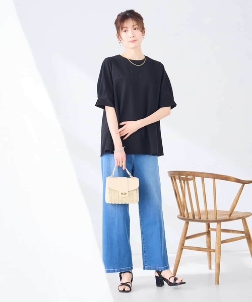 a.v.v（アーヴェヴェ）の「袖口デザインサッカーカットソー（Tシャツ/カットソー・レディース・アイボリー/ブラック/ダークインディゴブルー・38/40）」の5枚目の写真