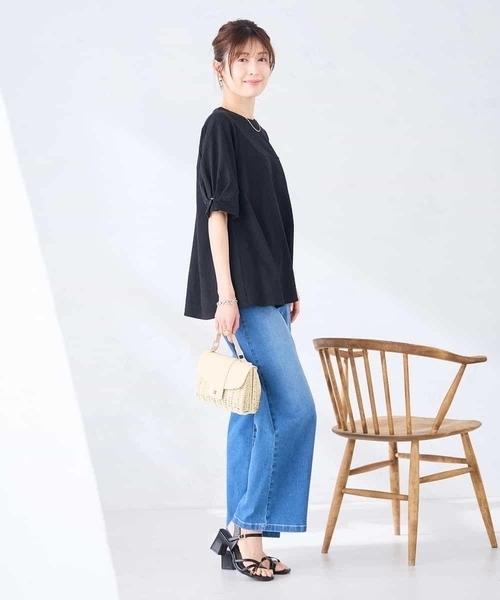 a.v.v（アーヴェヴェ）の「袖口デザインサッカーカットソー（Tシャツ/カットソー・レディース・アイボリー/ブラック/ダークインディゴブルー・38/40）」の7枚目の写真
