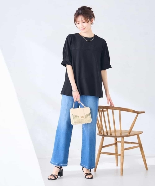 a.v.v（アーヴェヴェ）の「袖口デザインサッカーカットソー（Tシャツ/カットソー・レディース・アイボリー/ブラック/ダークインディゴブルー・38/40）」の9枚目の写真