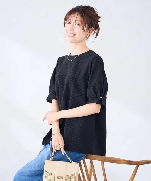 a.v.v（アーヴェヴェ）の「袖口デザインサッカーカットソー（Tシャツ/カットソー・レディース・アイボリー/ブラック/ダークインディゴブルー・38/40）」の12枚目の写真