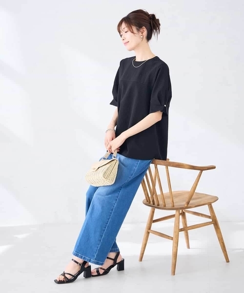 a.v.v（アーヴェヴェ）の「袖口デザインサッカーカットソー（Tシャツ/カットソー・レディース・アイボリー/ブラック/ダークインディゴブルー・38/40）」の14枚目の写真