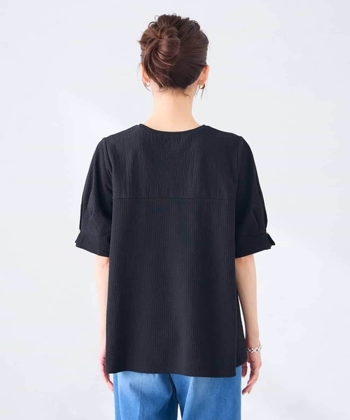 a.v.v（アーヴェヴェ）の「袖口デザインサッカーカットソー（Tシャツ/カットソー・レディース・アイボリー/ブラック/ダークインディゴブルー・38/40）」の18枚目の写真