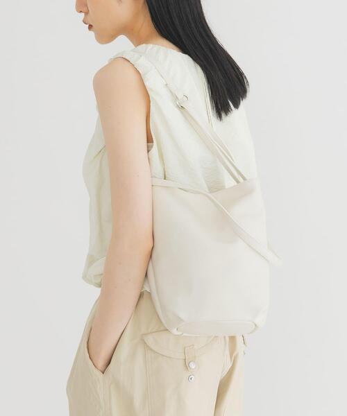 KBF（ケイビーエフ）の「2WAYバケットイージーBAG（ショルダーバッグ・レディース・ブラック/アイボリー・ONE）」の3枚目の写真