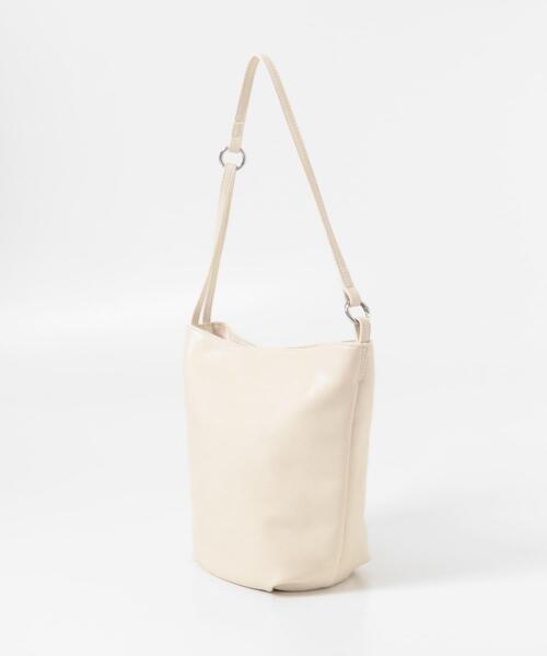 KBF（ケイビーエフ）の「2WAYバケットイージーBAG（ショルダーバッグ・レディース・ブラック/アイボリー・ONE）」の10枚目の写真