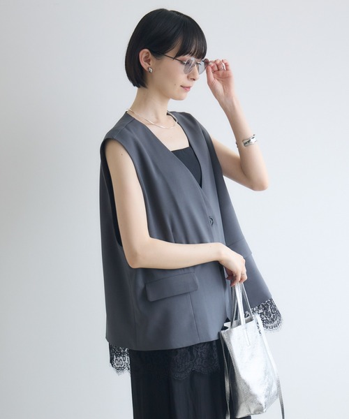 Paradise Picnic(パラダイスピクニック)の「TRANOI. レースヘムカラージレ(ベスト・レディース・チャコールグレー/ブラック/ベージュ・FREE)」の18枚目の写真