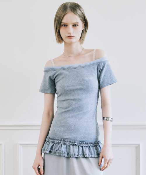 NICK&NICOLE(ニックアンドニコール)の「OFF-SHOULDER FRILL HALF TOP_GRAY(Tシャツ/カットソー・レディース・その他・FREE)」の3枚目の写真