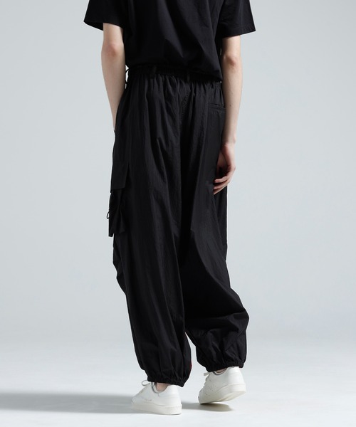 Y-3（ワイスリー）の「Y-3 GRADIENT 3 STRIPES NYLON CARGO PANTS（カーゴパンツ・メンズ・ブラック・XX-SMALL/X-SMALL/SMALL/MEDIUM/LARGE/X-LARGE）」の8枚目の写真