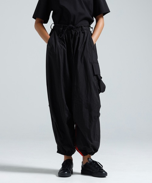 Y-3（ワイスリー）の「Y-3 GRADIENT 3 STRIPES NYLON CARGO PANTS（カーゴパンツ・メンズ・ブラック・XX-SMALL/X-SMALL/SMALL/MEDIUM/LARGE/X-LARGE）」の6枚目の写真