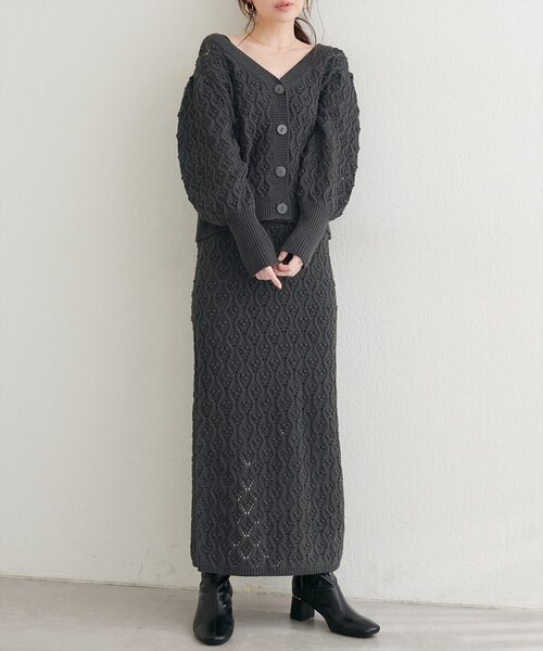 natural couture(ナチュラルクチュール)の「【6/12~6/14限定受注販売】ケーブル編みニットスカート(スカート・レディース・ボルドー/チャコールグレー/ブラック/アイボリー・FREE)」の4枚目の写真