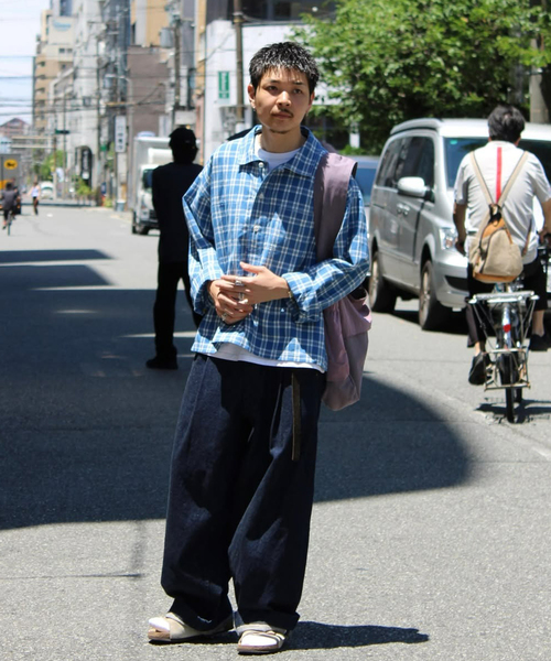 WISM(ウィズム)の「Dan Gee / ダン ジー Arc Sling(ショルダーバッグ・メンズ・ピンク/カーキ・FREE)」の8枚目の写真