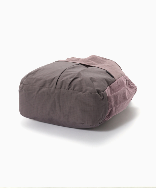 WISM(ウィズム)の「Dan Gee / ダン ジー Arc Sling(ショルダーバッグ・メンズ・ピンク/カーキ・FREE)」の15枚目の写真
