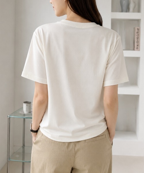 sowme.(ソウミー)の「大人可愛く着映える?【フラワーイラスト フレンチロゴ ベーシック Tシャツ】(Tシャツ/カットソー・レディース・ホワイト系その他・SMALL/MEDIUM/LARGE)」の4枚目の写真