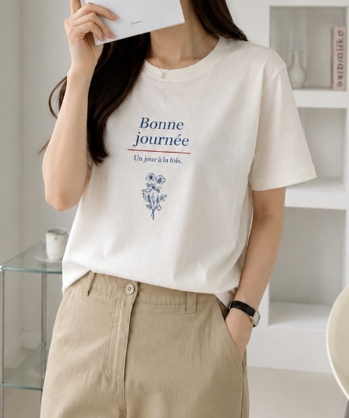 sowme.(ソウミー)の「大人可愛く着映える?【フラワーイラスト フレンチロゴ ベーシック Tシャツ】(Tシャツ/カットソー・レディース・ホワイト系その他・SMALL/MEDIUM/LARGE)」の5枚目の写真