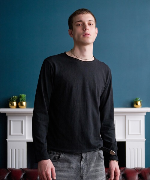 Regen Glanz(レーゲングランツ)の「raw-edge essential long sleeve tee / ロウエッジエッセンシャルロングスリーブT(Tシャツ/カットソー・メンズ・グレー/オフホワイト/レッド系その他/ブラック・LARGE/SMALL/MEDIUM)」の2枚目の写真