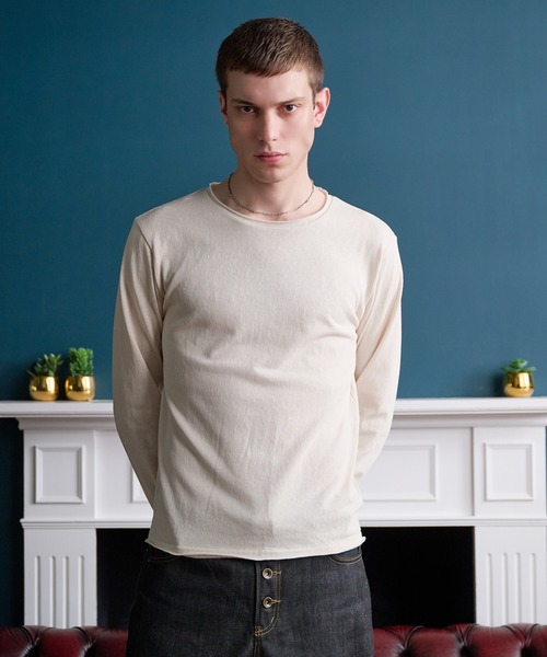 Regen Glanz(レーゲングランツ)の「raw-edge essential long sleeve tee / ロウエッジエッセンシャルロングスリーブT(Tシャツ/カットソー・メンズ・グレー/オフホワイト/レッド系その他/ブラック・LARGE/SMALL/MEDIUM)」の8枚目の写真