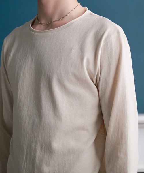 Regen Glanz(レーゲングランツ)の「raw-edge essential long sleeve tee / ロウエッジエッセンシャルロングスリーブT(Tシャツ/カットソー・メンズ・グレー/オフホワイト/レッド系その他/ブラック・LARGE/SMALL/MEDIUM)」の15枚目の写真
