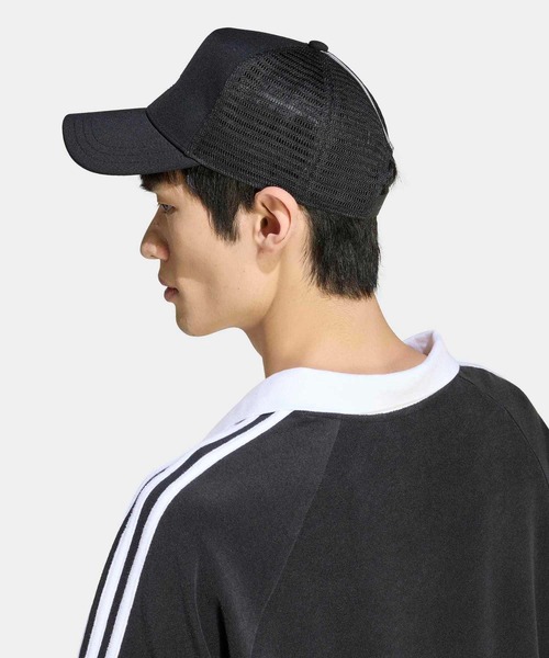 adidas(アディダス)の「テリー ポロシャツ / アディダスオリジナルス adidas Originals(ポロシャツ・メンズ・ブラック・XX-LARGE/X-LARGE/SMALL/LARGE/MEDIUM/3XL/XX-SMALL/X-SMALL)」の4枚目の写真