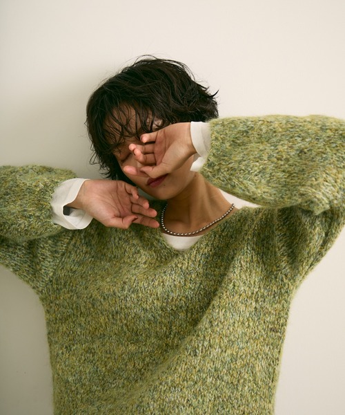 uchi.(ウチ)の「ミックスヤーンVネックニットプルオーバー(ニット/セーター・レディース・パープル/グレー・FREE)」の17枚目の写真