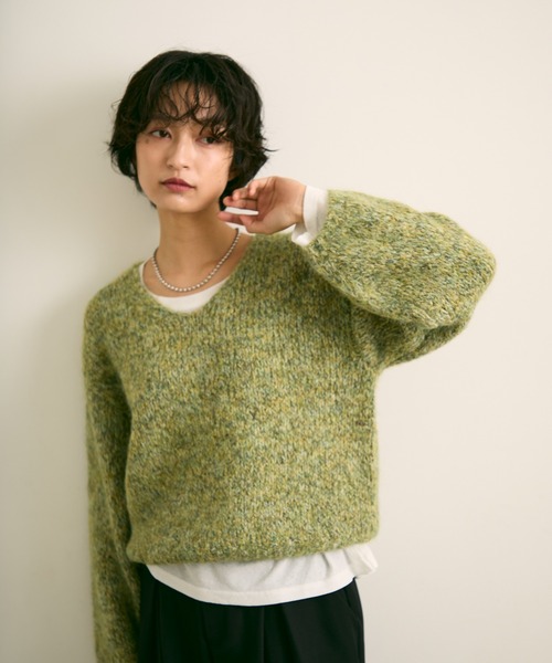 uchi.(ウチ)の「ミックスヤーンVネックニットプルオーバー(ニット/セーター・レディース・パープル/グレー・FREE)」の18枚目の写真