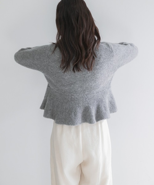 URBAN RESEARCH ROSSO WOMEN(アーバンリサーチ ロッソ)の「『WEB限定』ブークレーペプラムカーディガン(カーディガン/ボレロ・レディース・アイボリー/ライトグレー・FREE)」の14枚目の写真