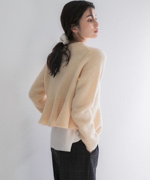 URBAN RESEARCH ROSSO WOMEN(アーバンリサーチ ロッソ)の「『WEB限定』ブークレーペプラムカーディガン(カーディガン/ボレロ・レディース・アイボリー/ライトグレー・FREE)」の19枚目の写真
