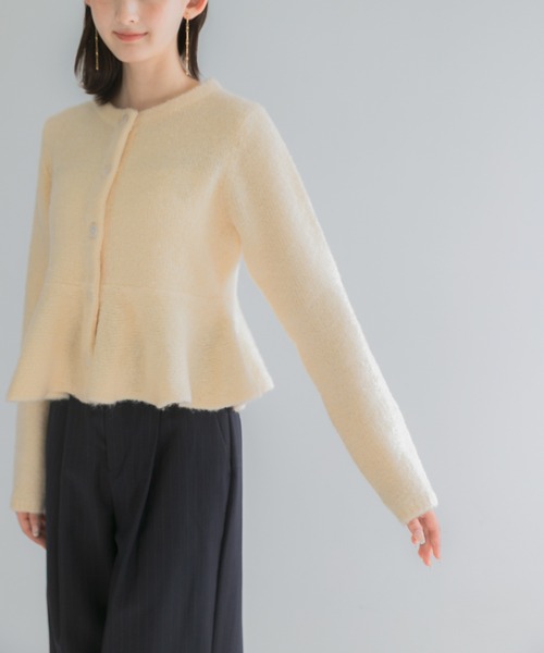 URBAN RESEARCH ROSSO WOMEN(アーバンリサーチ ロッソ)の「『WEB限定』ブークレーペプラムカーディガン(カーディガン/ボレロ・レディース・アイボリー/ライトグレー・FREE)」の3枚目の写真