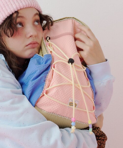 HELLO.SANFRANCISCO(ハローサンフランシスコ)の「【HELLO.SANFRANCISCO】カラフルリップバッグパック(バックパック/リュック・レディース・パープル/ピンク・ONE SIZE)」の1枚目の写真