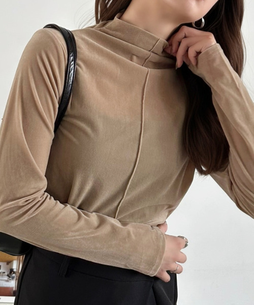 Eclat one(エクラワン)の「【Eclat one】センターライン ベロア ハイネック カットソー(Tシャツ/カットソー・レディース・ブラウン/ブラック/ベージュ・FREE)」の3枚目の写真