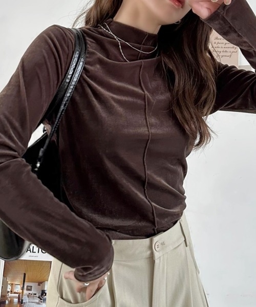 Eclat one(エクラワン)の「【Eclat one】センターライン ベロア ハイネック カットソー(Tシャツ/カットソー・レディース・ブラウン/ブラック/ベージュ・FREE)」の2枚目の写真